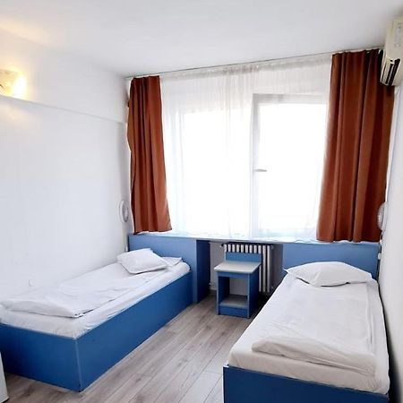 Hotel Victoria Яш Екстериор снимка