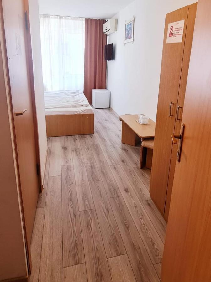 Hotel Victoria Яш Екстериор снимка